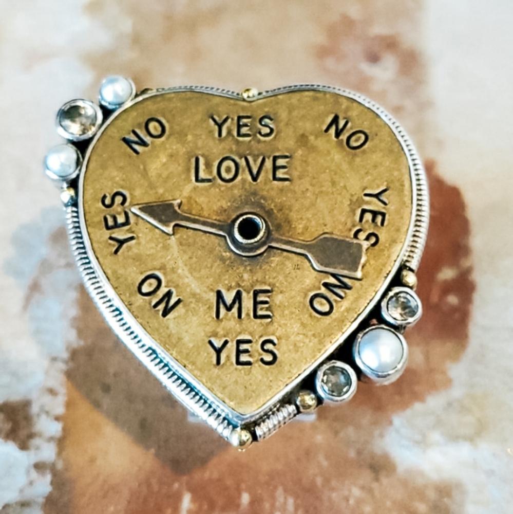 Mars & Valentine Large Heart Compass Love Ring